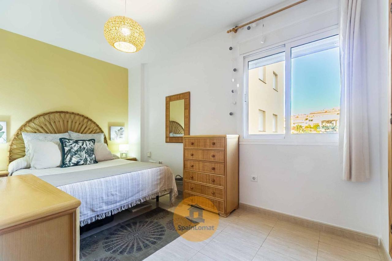 Nice 2 Bedroom Apartment For Family In Los Pacos Фуeнхирола Екстериор снимка