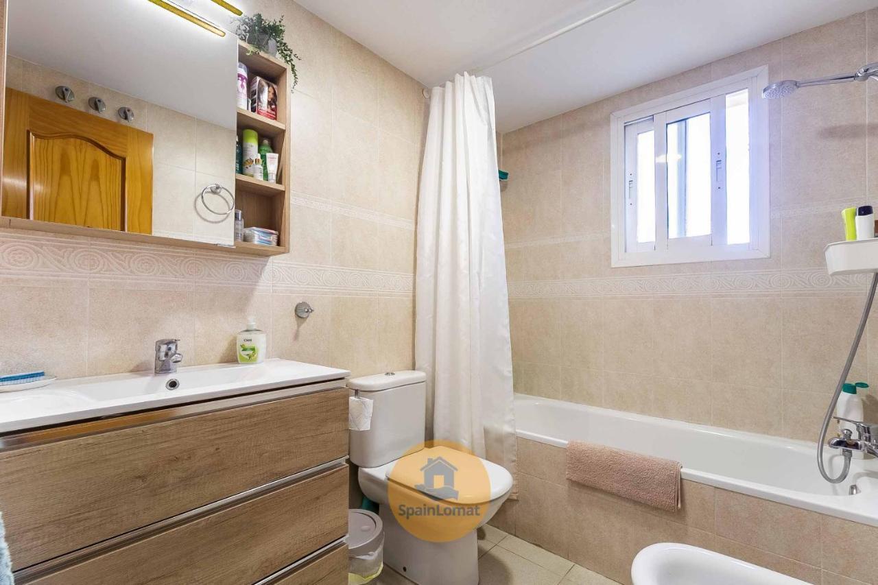 Nice 2 Bedroom Apartment For Family In Los Pacos Фуeнхирола Екстериор снимка