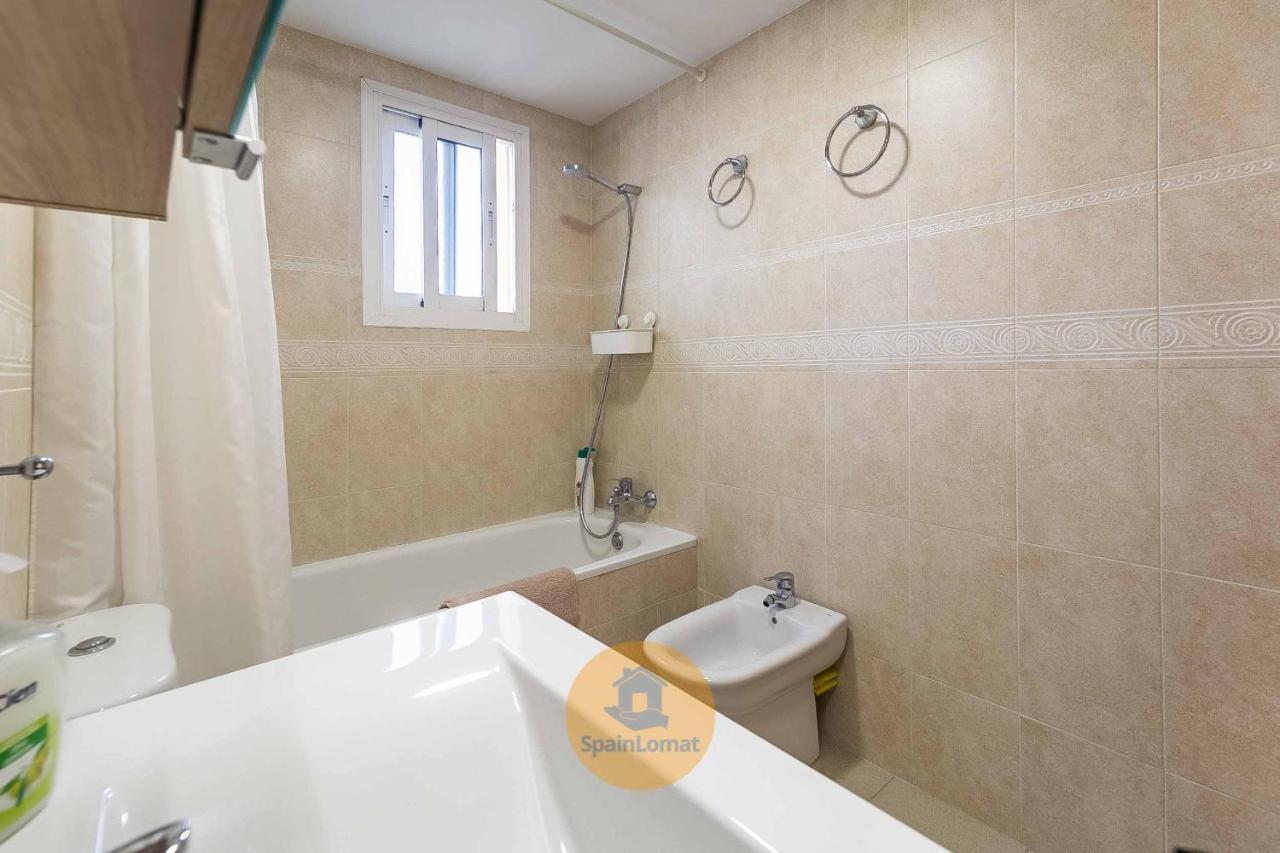 Nice 2 Bedroom Apartment For Family In Los Pacos Фуeнхирола Екстериор снимка