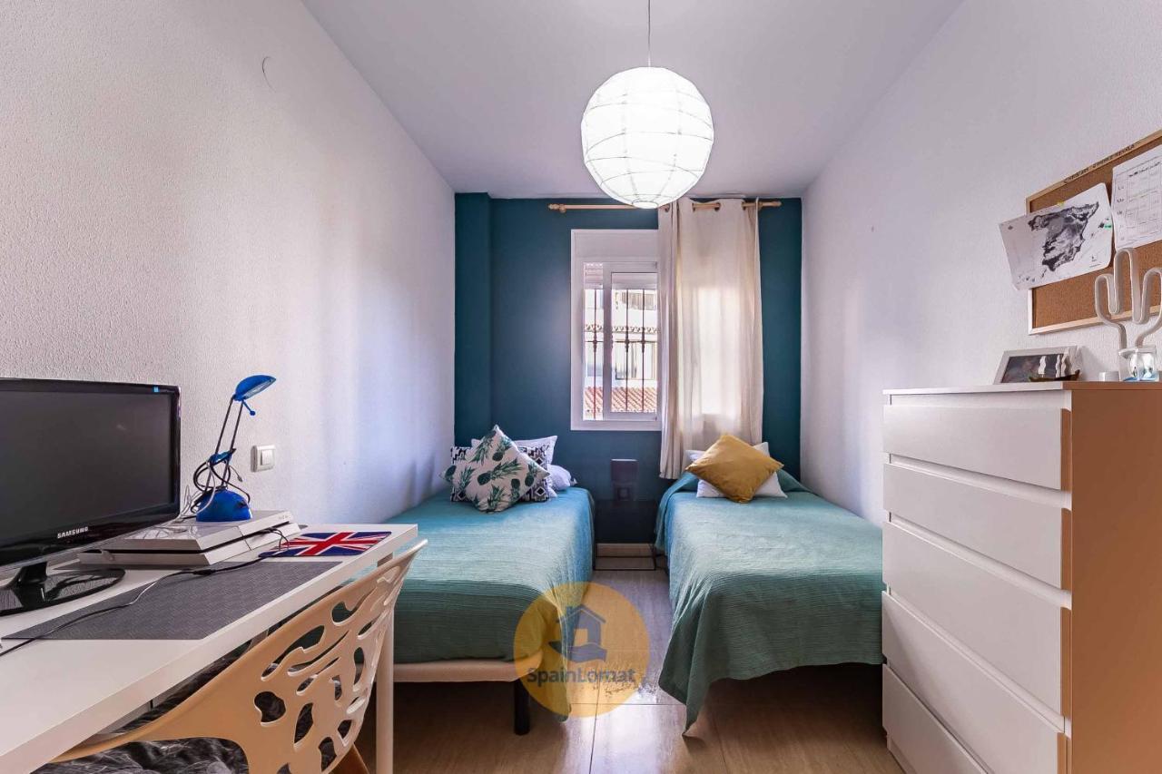 Nice 2 Bedroom Apartment For Family In Los Pacos Фуeнхирола Екстериор снимка